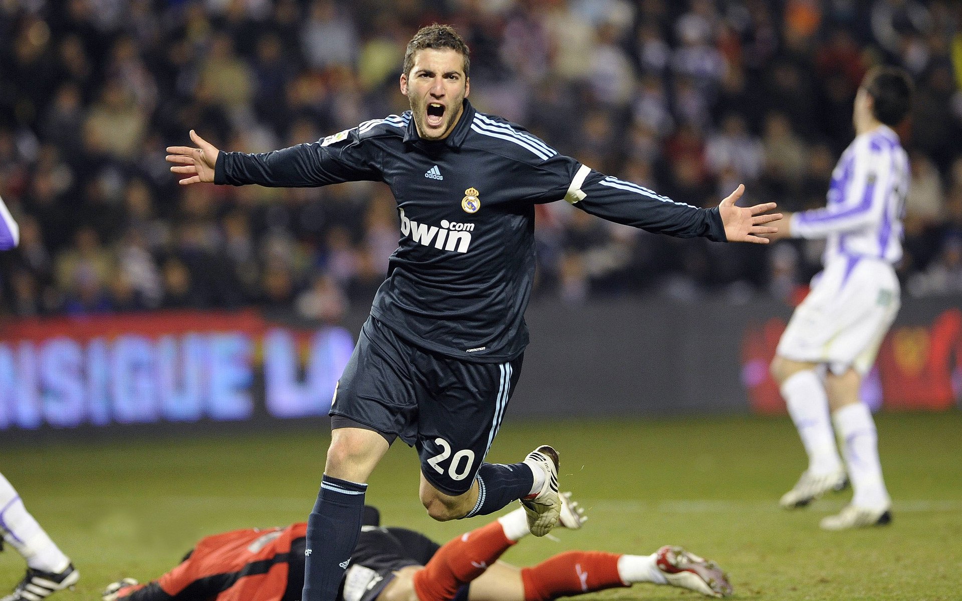 开云在线直播-“足球产业链全面升级，打造国际竞争力”，足球产业规模